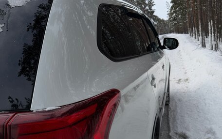 Mitsubishi Outlander III рестайлинг 3, 2017 год, 2 020 000 рублей, 8 фотография