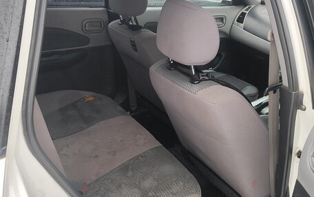 Nissan Wingroad III, 2003 год, 250 000 рублей, 7 фотография