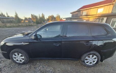 Mitsubishi Outlander III рестайлинг 3, 2014 год, 950 000 рублей, 7 фотография