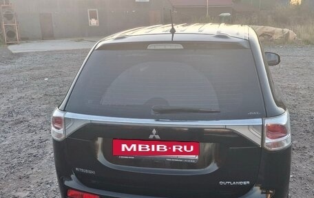 Mitsubishi Outlander III рестайлинг 3, 2014 год, 950 000 рублей, 5 фотография