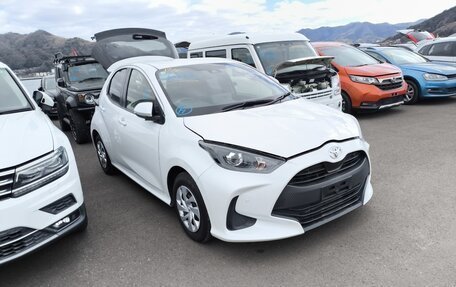 Toyota Yaris, 2023 год, 899 000 рублей, 11 фотография