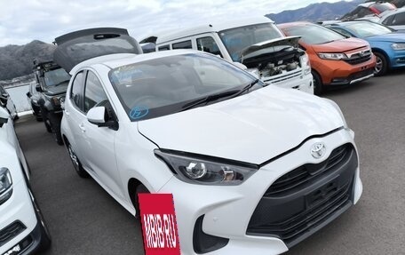 Toyota Yaris, 2023 год, 899 000 рублей, 4 фотография