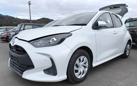 Toyota Yaris, 2023 год, 899 000 рублей, 12 фотография