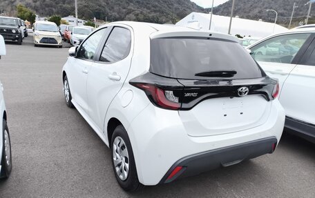 Toyota Yaris, 2023 год, 899 000 рублей, 18 фотография