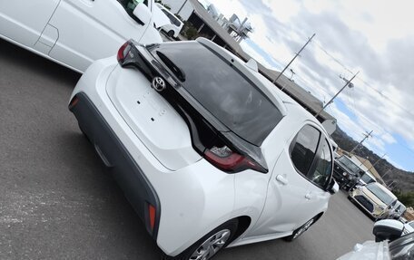 Toyota Yaris, 2023 год, 899 000 рублей, 25 фотография