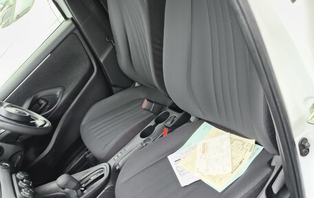 Toyota Yaris, 2023 год, 899 000 рублей, 19 фотография