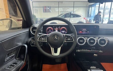 Mercedes-Benz A-Класс, 2022 год, 2 265 000 рублей, 8 фотография