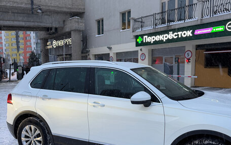 Volkswagen Tiguan II, 2017 год, 2 300 000 рублей, 3 фотография