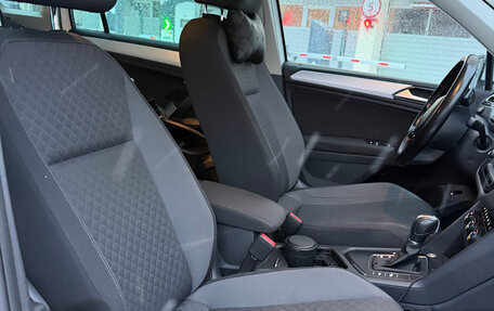 Volkswagen Tiguan II, 2017 год, 2 300 000 рублей, 13 фотография