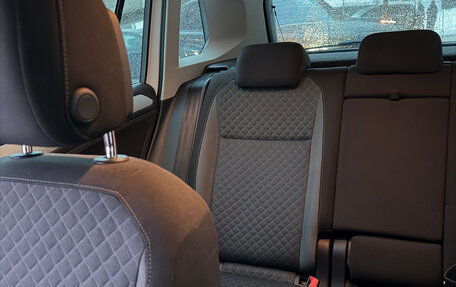 Volkswagen Tiguan II, 2017 год, 2 300 000 рублей, 17 фотография