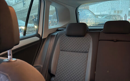 Volkswagen Tiguan II, 2017 год, 2 300 000 рублей, 16 фотография