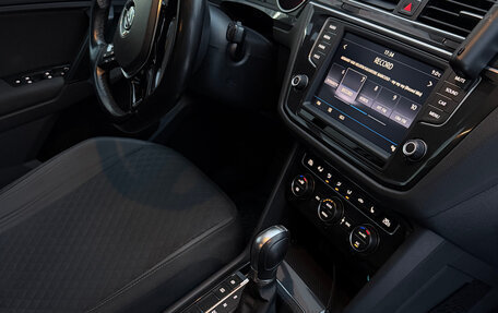 Volkswagen Tiguan II, 2017 год, 2 300 000 рублей, 14 фотография