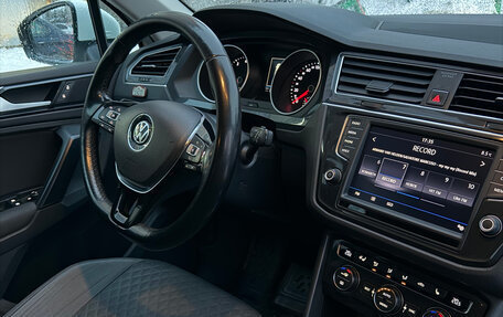 Volkswagen Tiguan II, 2017 год, 2 300 000 рублей, 18 фотография