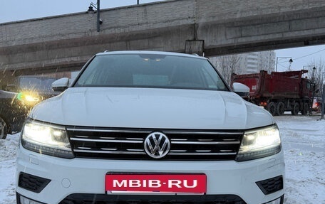 Volkswagen Tiguan II, 2017 год, 2 300 000 рублей, 11 фотография