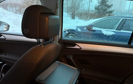 Volkswagen Tiguan II, 2017 год, 2 300 000 рублей, 19 фотография