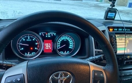 Toyota Land Cruiser 200, 2010 год, 2 400 000 рублей, 6 фотография