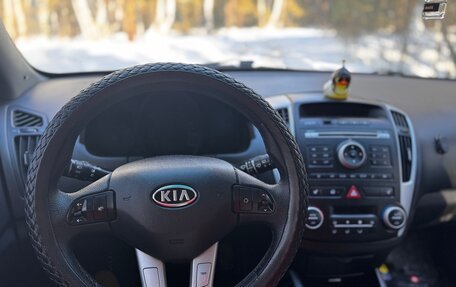 KIA cee'd I рестайлинг, 2011 год, 800 000 рублей, 12 фотография