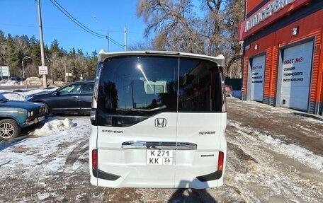 Honda Stepwgn IV, 2018 год, 2 590 000 рублей, 4 фотография