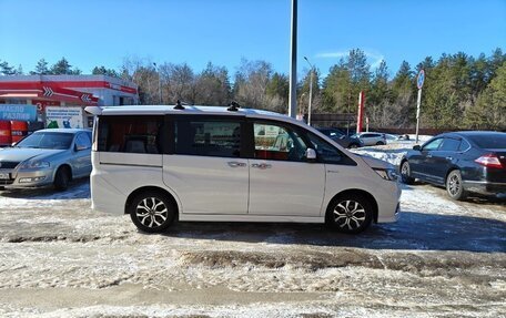 Honda Stepwgn IV, 2018 год, 2 590 000 рублей, 3 фотография