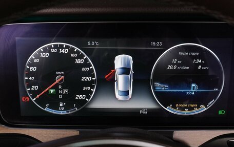 Mercedes-Benz E-Класс, 2017 год, 3 999 000 рублей, 25 фотография