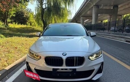 BMW 1 серия, 2022 год, 1 720 000 рублей, 2 фотография