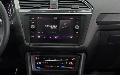 Volkswagen Tiguan II, 2024 год, 2 240 000 рублей, 14 фотография