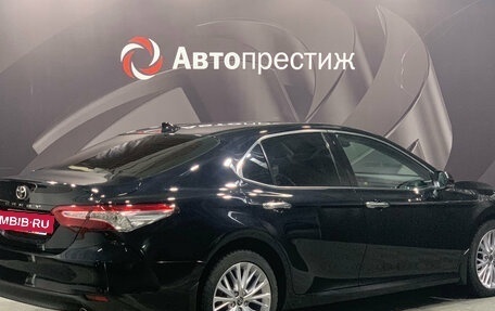 Toyota Camry, 2020 год, 3 150 000 рублей, 5 фотография