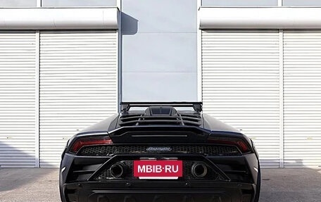 Lamborghini Huracán, 2024 год, 33 000 000 рублей, 5 фотография