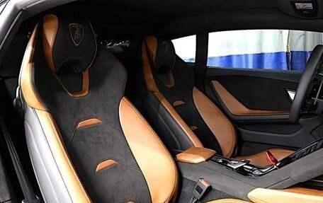 Lamborghini Huracán, 2024 год, 33 000 000 рублей, 15 фотография