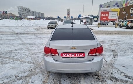 Chevrolet Cruze II, 2010 год, 545 000 рублей, 3 фотография
