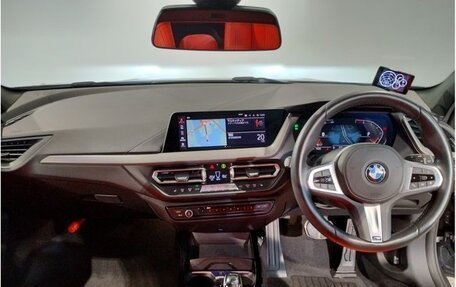 BMW 1 серия, 2020 год, 1 460 000 рублей, 11 фотография