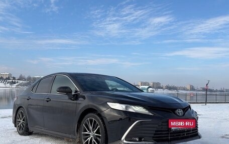 Toyota Camry, 2021 год, 2 900 000 рублей, 2 фотография