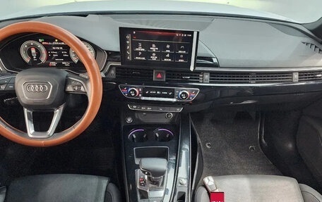 Audi A4, 2022 год, 2 600 000 рублей, 5 фотография