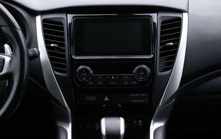Mitsubishi Pajero Sport III рестайлинг, 2019 год, 3 540 000 рублей, 14 фотография