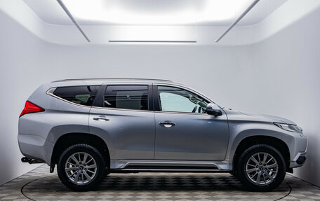 Mitsubishi Pajero Sport III рестайлинг, 2019 год, 3 540 000 рублей, 6 фотография