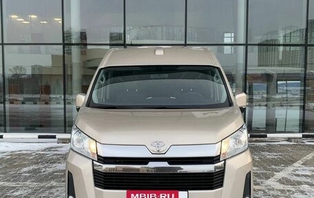 Toyota HiAce H300, 2020 год, 4 050 000 рублей, 2 фотография