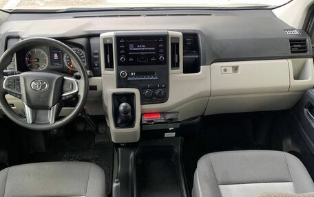 Toyota HiAce H300, 2020 год, 4 050 000 рублей, 17 фотография