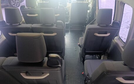 Toyota HiAce H300, 2020 год, 4 050 000 рублей, 20 фотография