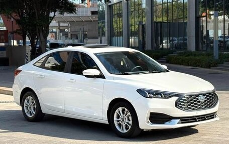 Ford Escort, 2022 год, 1 172 000 рублей, 3 фотография