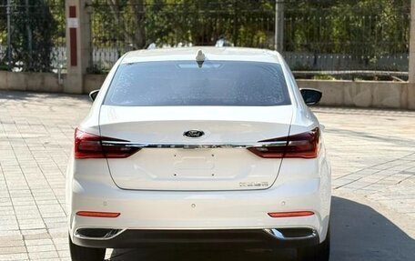 Ford Escort, 2022 год, 1 172 000 рублей, 5 фотография