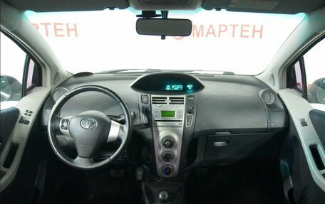Toyota Yaris III рестайлинг, 2007 год, 465 000 рублей, 15 фотография