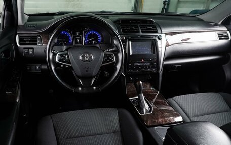 Toyota Camry, 2017 год, 1 789 000 рублей, 6 фотография