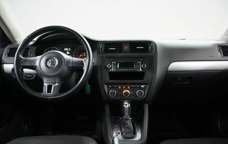 Volkswagen Jetta VI, 2012 год, 1 113 000 рублей, 13 фотография