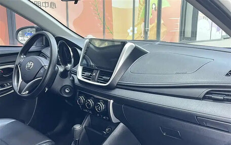 Toyota Yaris XP150 рестайлинг, 2021 год, 1 200 000 рублей, 23 фотография