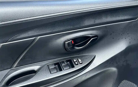 Toyota Yaris XP150 рестайлинг, 2021 год, 1 200 000 рублей, 24 фотография