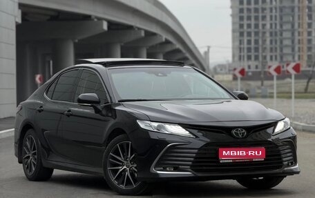 Toyota Camry, 2022 год, 3 050 000 рублей, 1 фотография