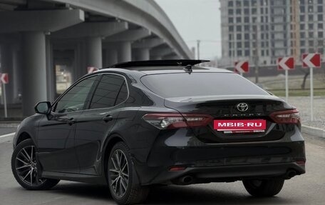 Toyota Camry, 2022 год, 3 050 000 рублей, 4 фотография