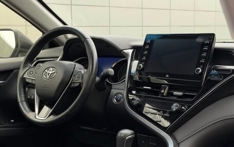 Toyota Camry, 2022 год, 3 050 000 рублей, 10 фотография