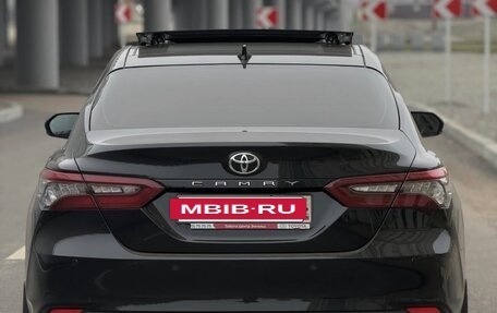 Toyota Camry, 2022 год, 3 050 000 рублей, 8 фотография