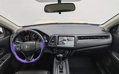 Honda Vezel, 2022 год, 1 285 000 рублей, 7 фотография